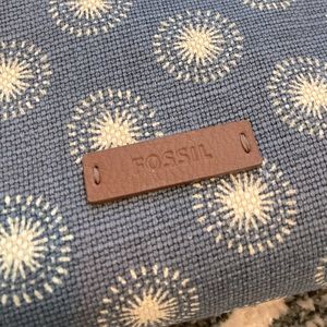 Fossil Felicity Crossbody purse Blue/White with brown leather adjustable strap